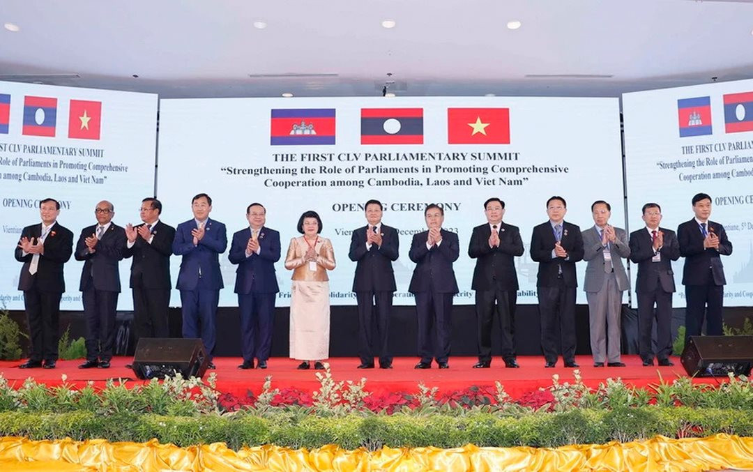 Cumbre de la Asamblea Nacional de Camboya y Laos