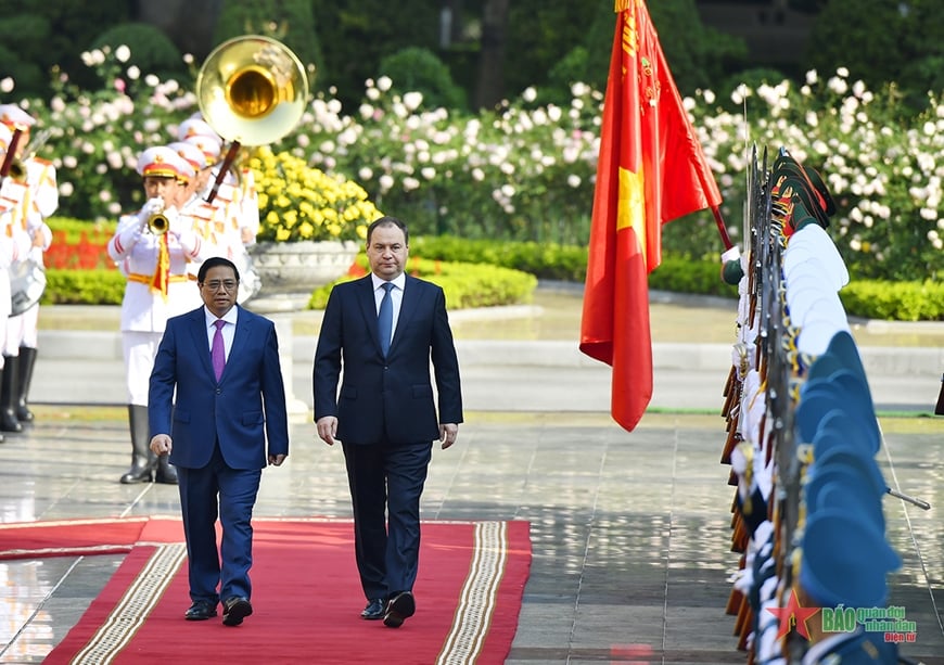 Thủ tướng Phạm Minh Chính chủ trì lễ đón Thủ tướng Belarus