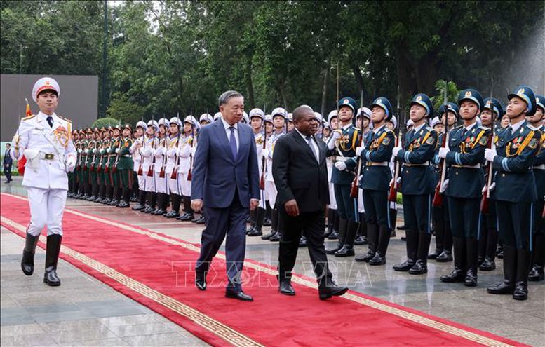 Tổng Bí thư, Chủ tịch nước Tô Lâm chủ trì Lễ đón chính thức Tổng thống Mozambique- Ảnh 5.