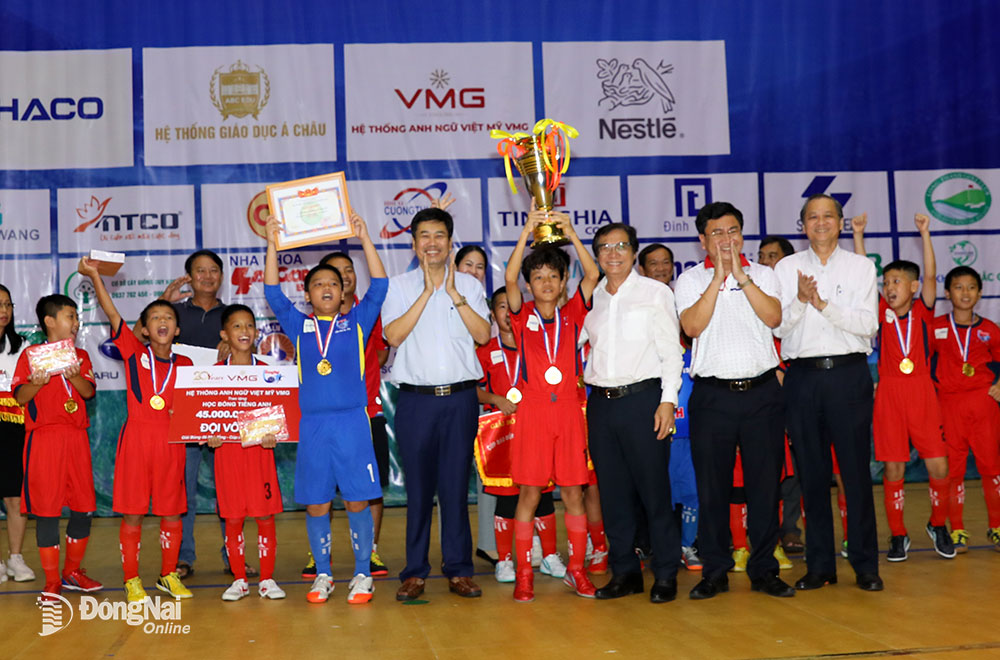 U.11 Biên Hòa nâng cao cúp vô địch