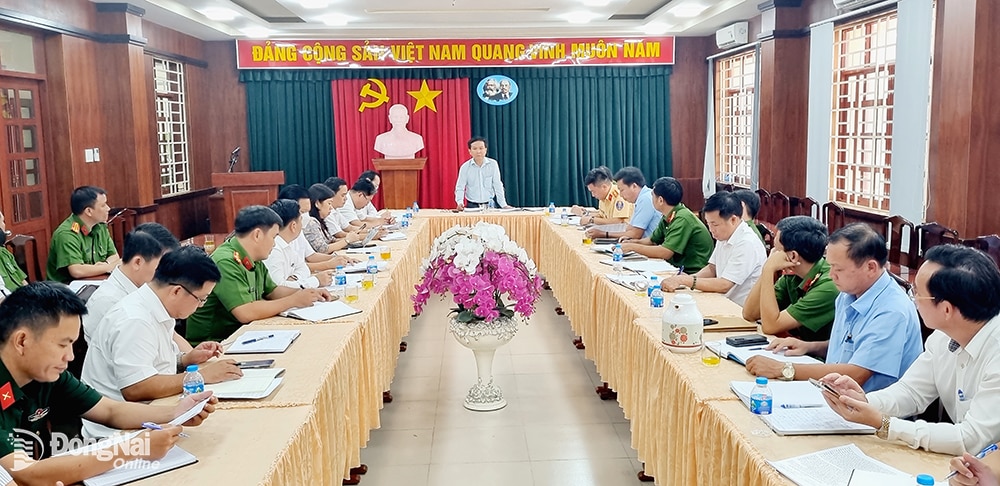 Quang cảnh cuộc họp