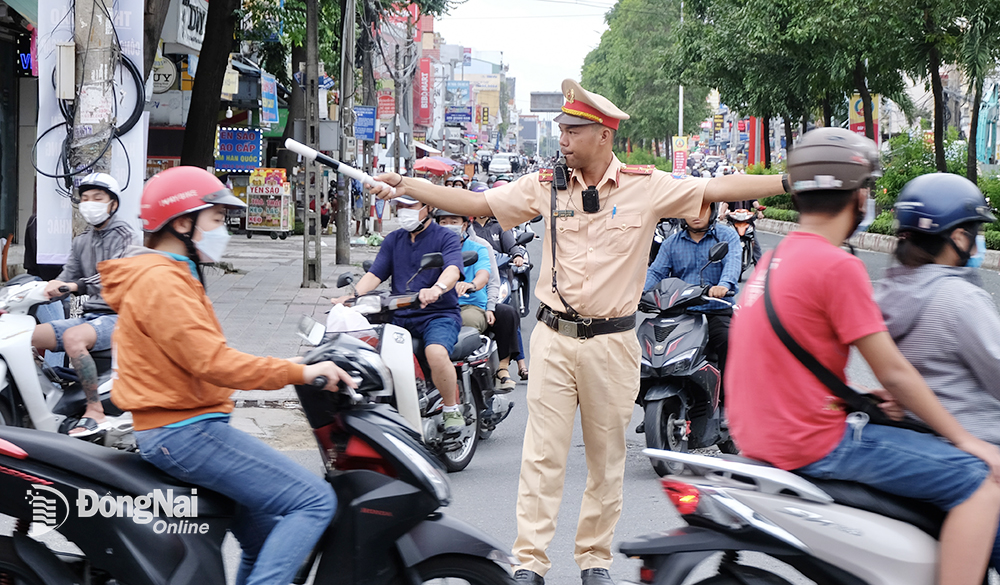 Công an TP.Biên Hòa điều tiết giao thông khu vực ngã ba Trảng Dài