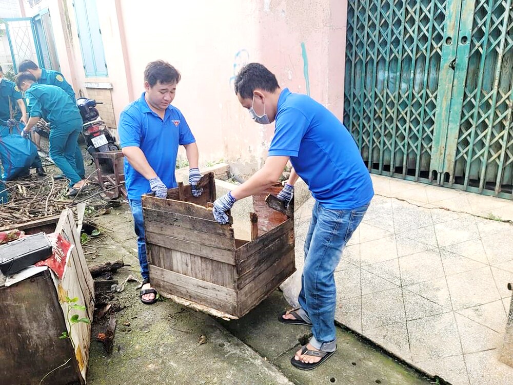 Đoàn viên thanh niên P.Hòa Bình, TP.Biên Hòa ra quân dọn dẹp vệ sinh môi trường, thực hiện Ngày thứ bảy xanh - sạch – đẹp