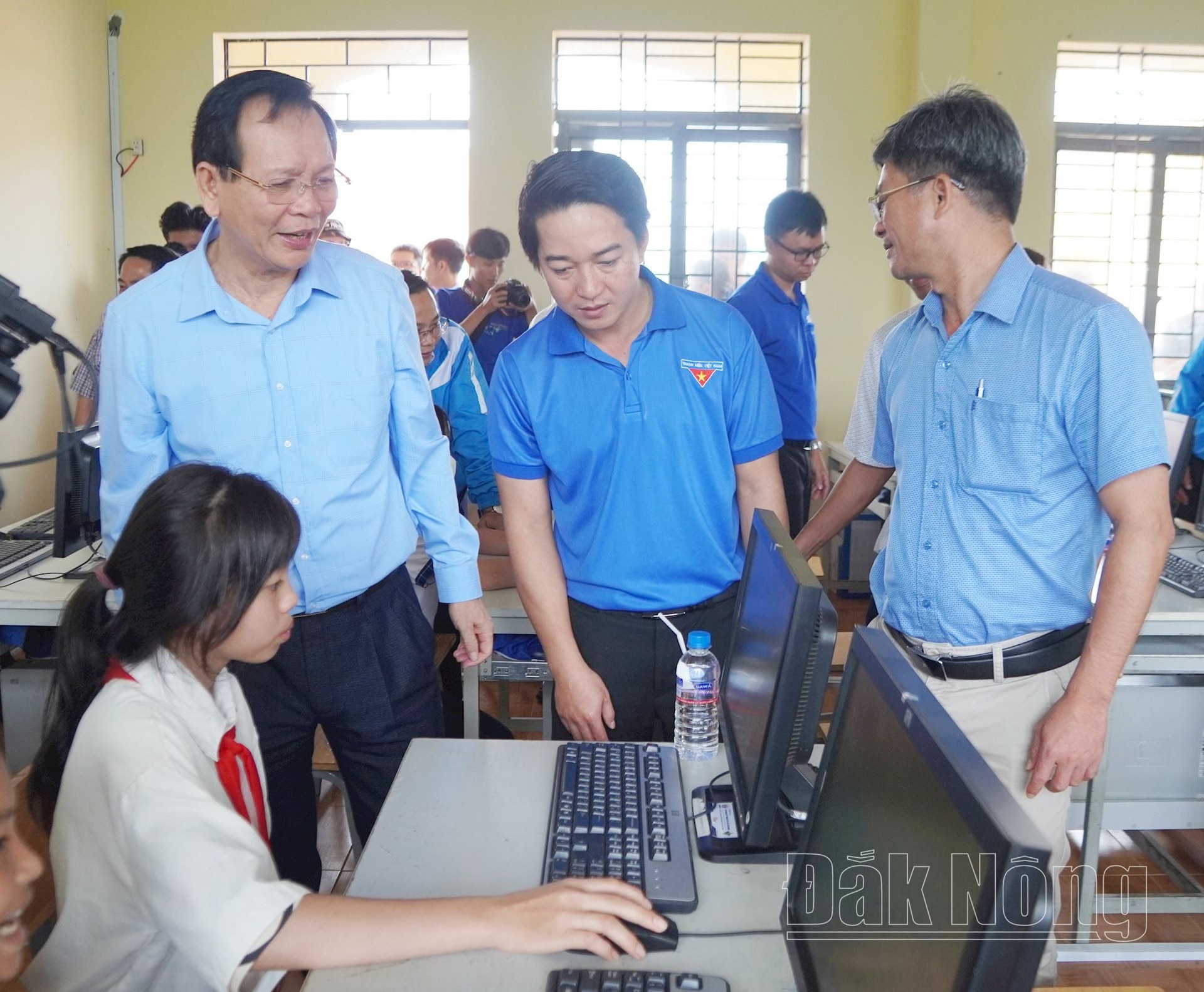 Bí thư Tỉnh uỷ, Trưởng Đoàn ĐBQH tỉnh Đắk Nông Ngô Thanh Danh thăm, động viên sinh viên tình nguyện Mùa hè xanh và dự Khánh thành công trình máy tính cho em, với 60 bộ máy tính và vật chất kèm theo trị giá 600 triệu đồng do Đảng ủy – Ban Giám hiệu Trường Đại học Sư phạm Kỹ thuật TP. Hồ Chí Minh trao tặng đến Phòng Giáo dục và Đào tạo huyện Tuy Đức (tháng 7-2023)