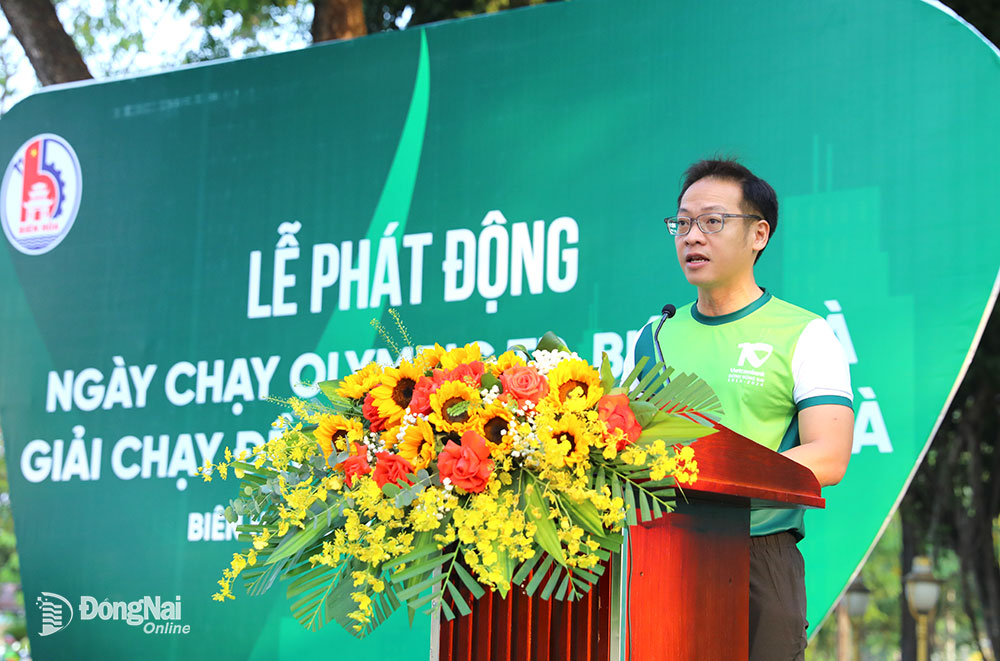 Phó chủ tịch UBND TP. Biên Hòa Nguyễn Xuân Thanh phát biểu tại lễ phát động Ngày chạy Olympic vì sức khỏe toàn dân thành phố Biên Hòa
