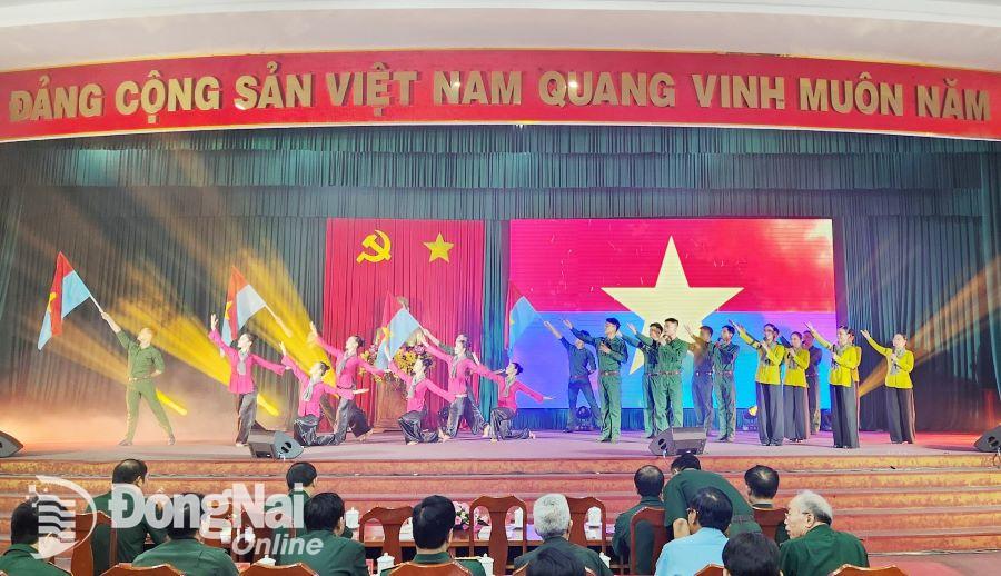 tiết mục văn nghệ chào mừng hội thảo. Ảnh Nguyệt Hà