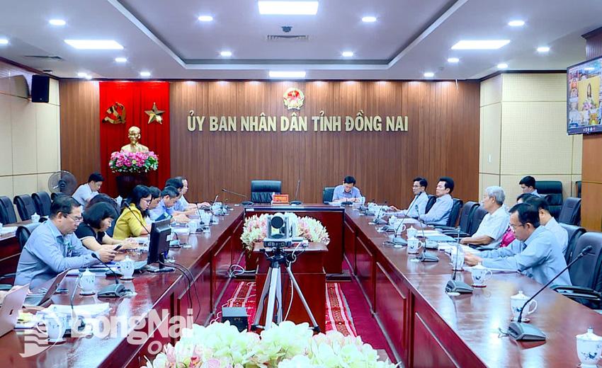 Đại diện các sở, ngành, đơn vị tham gia hội thảo tại điểm cầu Đồng Nai.