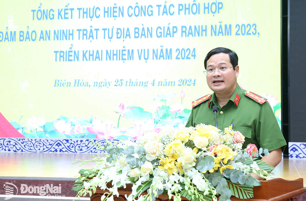 Đại tá Trần Anh Sơn, Phó giám đốc Công an tỉnh Đồng Nai phát biểu kết luận hội nghị.