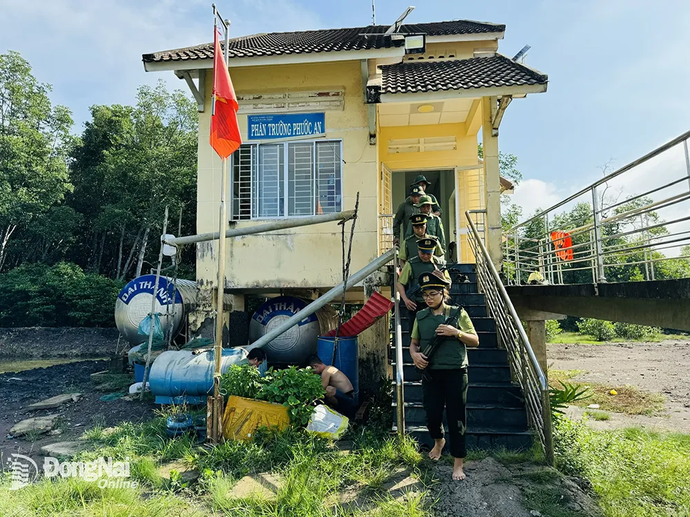 Đội tuần tra xuất phát tại Phân trường Phước An (thuộc xã Phước An, huyện Nhơn Trạch). Ảnh: B.Nguyên