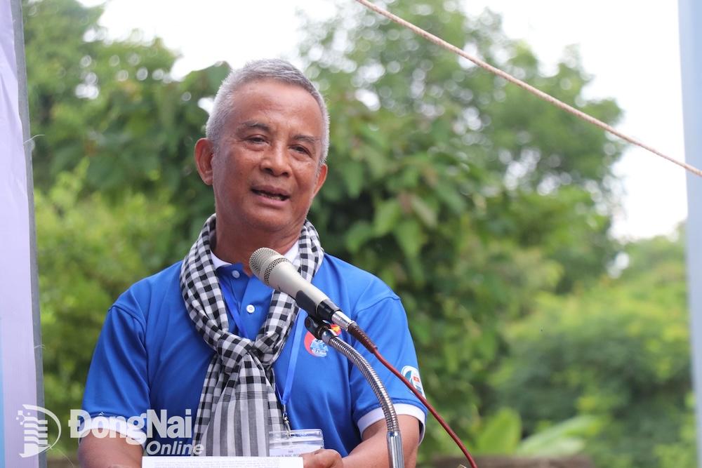 Nguyên Ủy viên trung ương Đảng, nguyên chủ tịch Tổng liên đoàn Lao động Việt Nam, Phó chủ nhiệm Câu lạc bộ Vì Hoàng Sa – Trường Sa thân yêu Đặng Ngọc Tùng phát biểu tại Trạm ra đa 610.