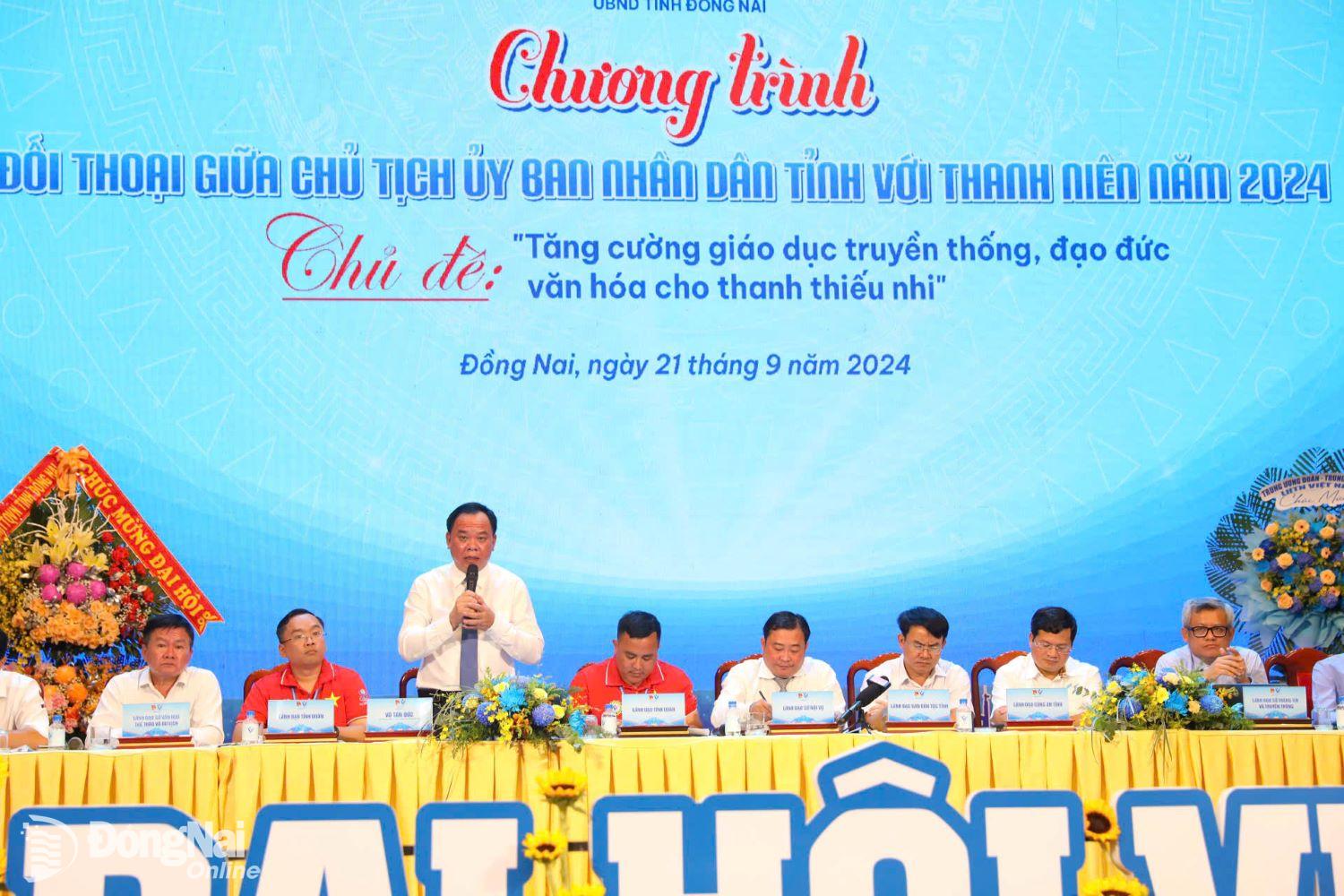 Phó Bí thư Tỉnh ủy, Chủ tịch UBND tỉnh Võ Tấn Đức chủ trì chương trình đối thoại