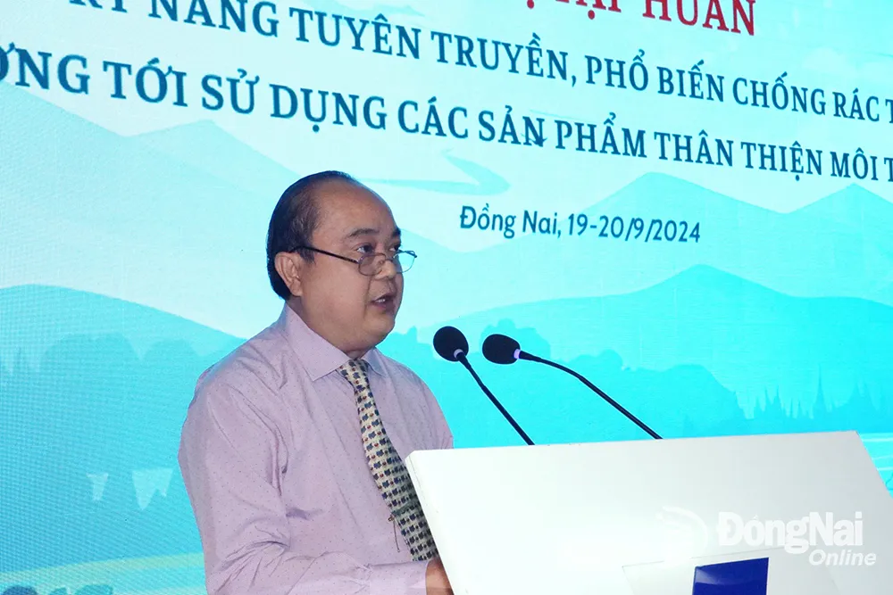 Phó giám đốc Sở Thông tin và truyền thông Nguyễn Hoàng Khai phát biểu tại hội thảo. Ảnh: Vương Thế