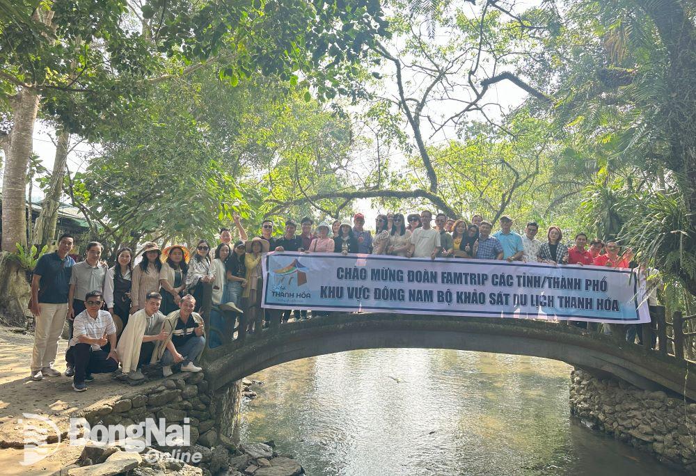 Khu du lịch Suối cá thần là điểm đến thu hút du khách với những câu chuyện về cá tần trong hang đá. Ảnh: Ngọc Liên