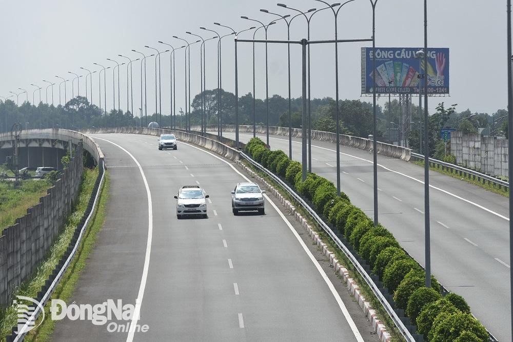 Việc mở rộng đoạn Thành phố Hồ Chí Minh - Long Thành trên tuyến đường cao tốc Thành phố Hồ Chí Minh - Long Thành - Dầu Giây là rất cấp bách. Ảnh: tư liệu

