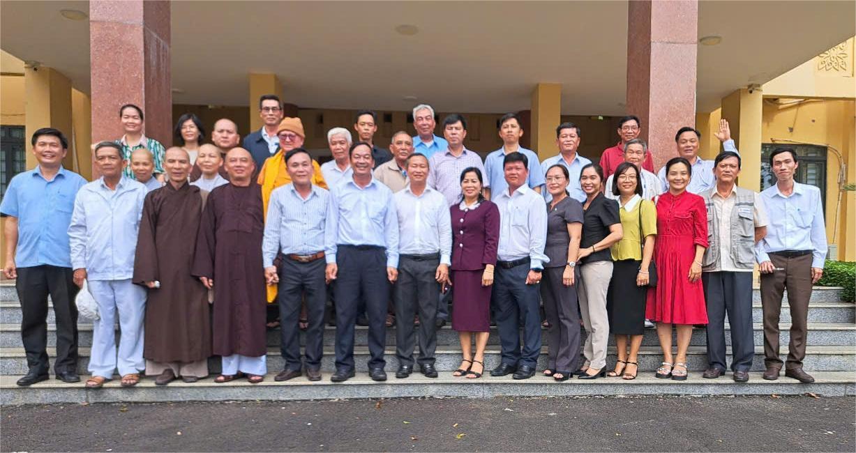 Đoàn công tác của Ủy ban MTTQ Việt Nam tỉnh Khánh Hòa thăm và làm việc tại huyện Thống Nhất. Ảnh: Hòa Thuận