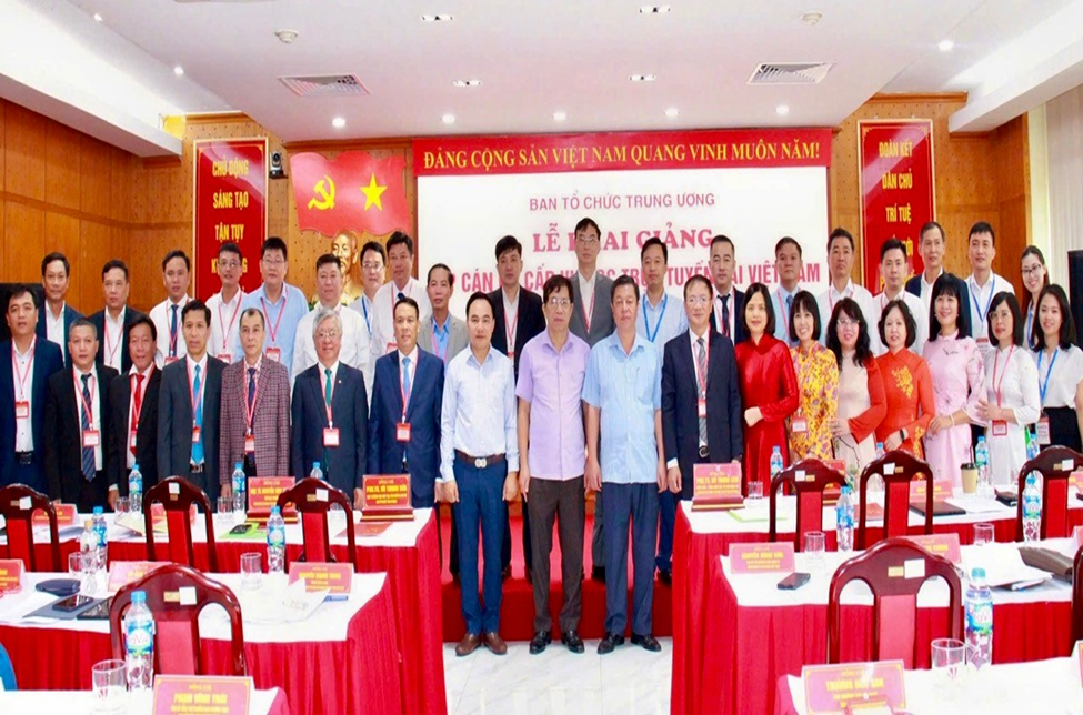 Các học viên tham gia lớp học. Ảnh: ĐVCC