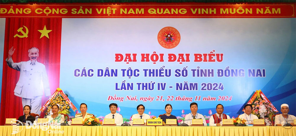 Đoàn chủ tịch điều hành đại hội. Ảnh: Huy Anh