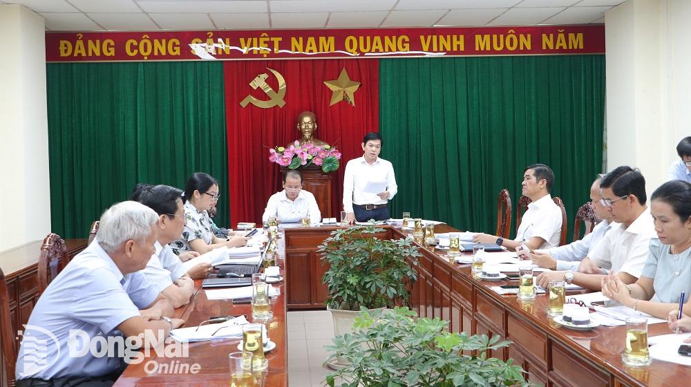 Ông Nguyễn Kim Phước, Trưởng Ban Kinh tế - ngân sách HĐND tỉnh phát biểu kết luận buổi làm việc. Ảnh: Phạm Tùng