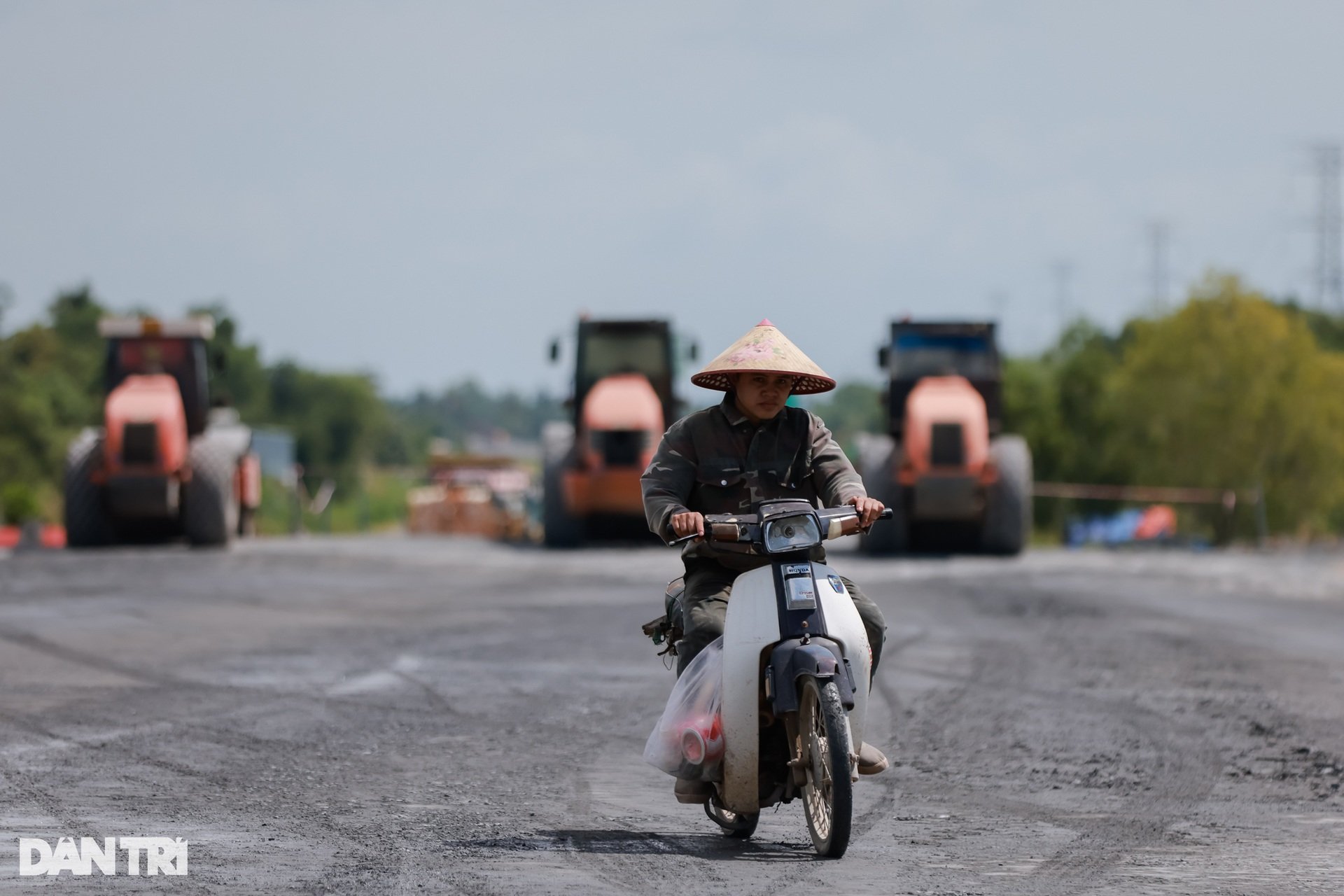 Ngắm cao tốc Bến Lức - Long Thành nhánh Đông dài 7km sắp thông xe - 10