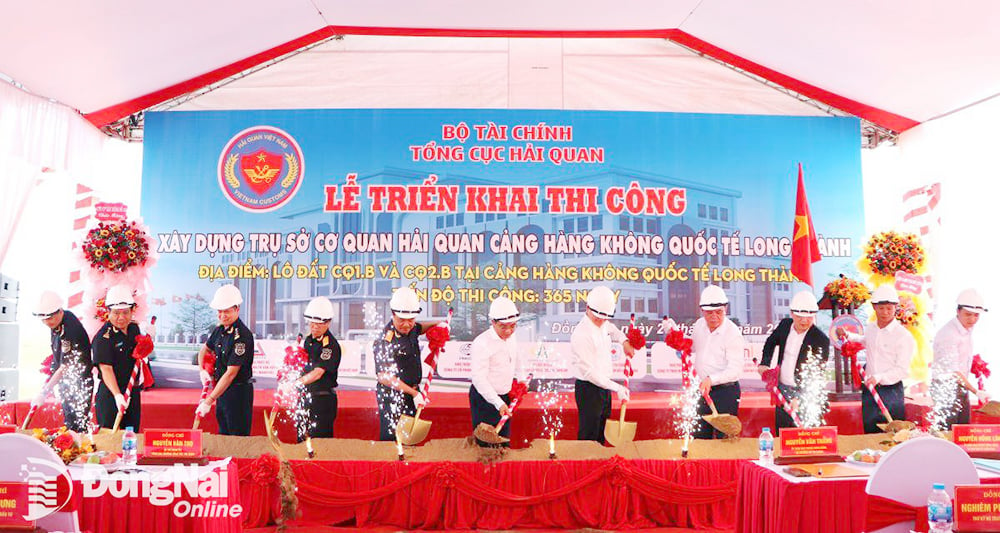 Nghi thức triển khai thi công Dự án Hải quan Sân bay Long Thành sáng 27-12. Ảnh: Ngọc Liên