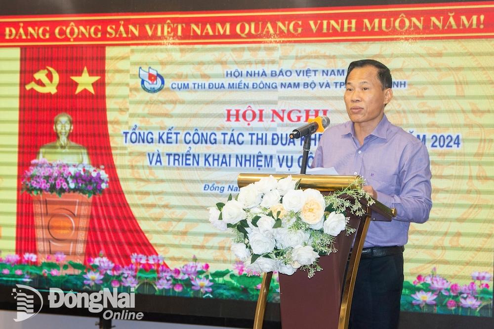 Ủy viên Ban thường vụ Tỉnh ủy, Trưởng ban Tuyên giáo Tỉnh ủy Phạm Xuân Hà phát biểu tại hội nghị. Ảnh: Nhật Linh