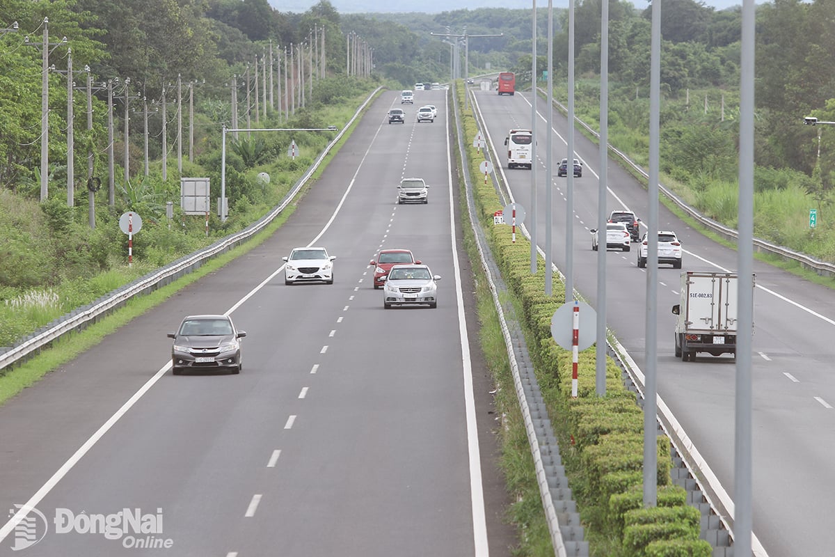 Đoạn Thành phố Hồ Chí Minh - Long Thành thuộc tuyến đường cao tốc Thành phố Hồ Chí Minh - Long Thành - Dầu Giây cần sớm được mở rộng để kết nối Sân bay Long Thành. Ảnh: Tư liệu