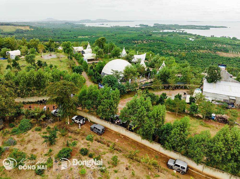 Đích đến là Panorama Glamping hùng vĩ, như một phần thưởng cho hành trình khám phá. Ảnh: NVCC