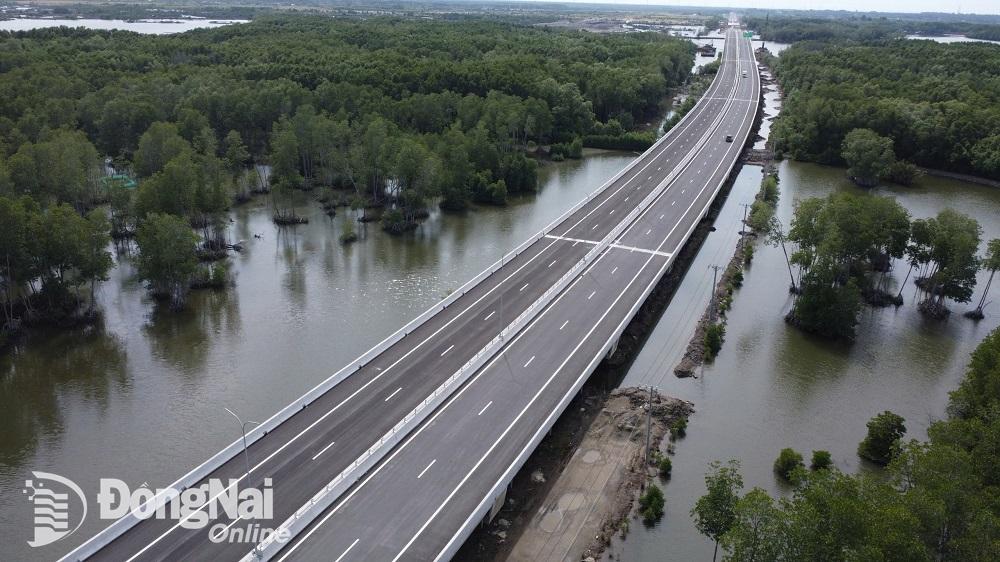 Đoạn từ Km50+530 - Km57+581 (từ nút giao Phước An đến nút giao quốc lộ 51) qua địa bàn tỉnh sẽ được khai thác tạm dài 6,1km. Ảnh: tư liệu