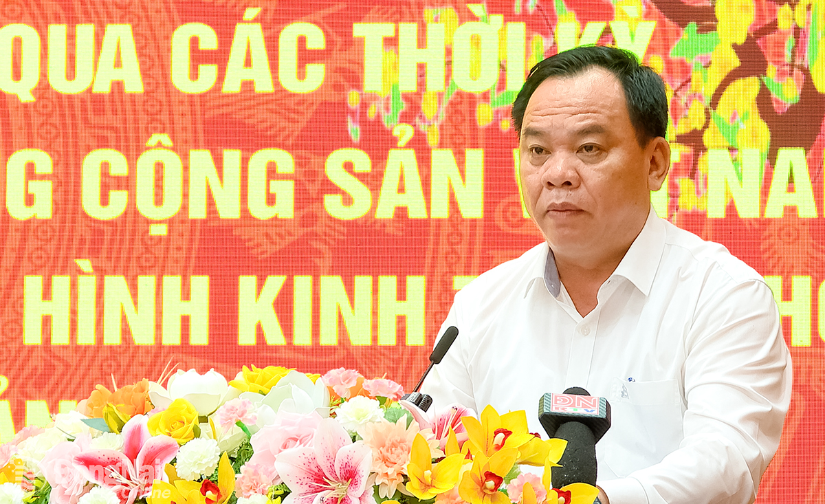 Phó bí thư Tỉnh ủy, Chủ tịch UBND tỉnh Võ Tấn Đức thông tin về kết quả thực hiện Nghị quyết của Tỉnh ủy năm 2024 và và những công việc trọng tâm năm 2025.