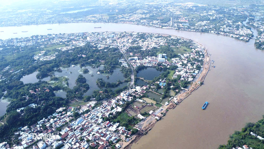 Dự án Đường ven sông Đồng Nai, một trong những dự án trọng điểm khai thác thế mạnh phát triển khu vực ven sông Đồng Nai. Ảnh: Phạm Tùng