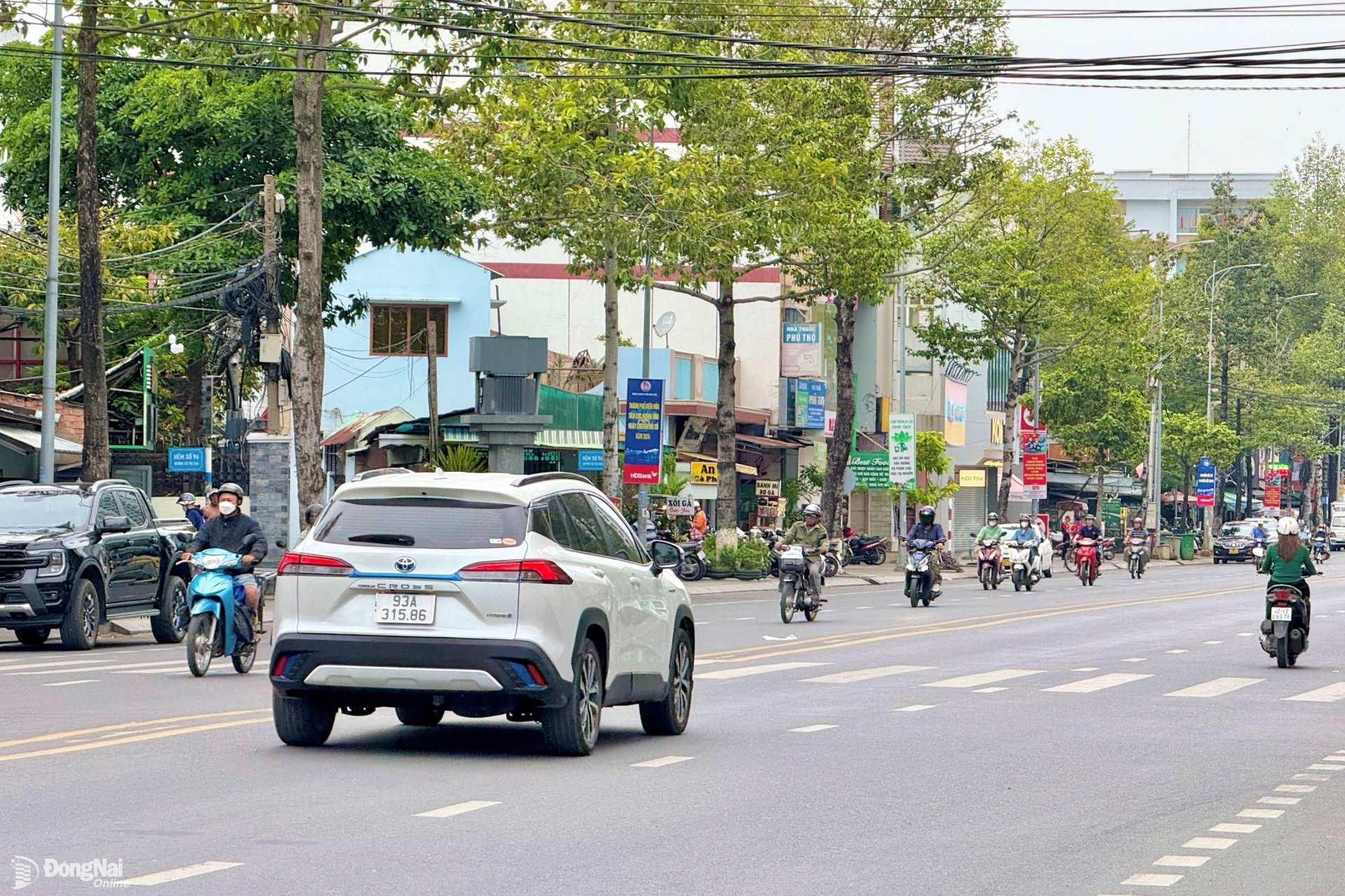 Đường Võ Thị Sáu (thành phố Biên Hòa) vốn đông đúc vào mọi ngày nhưng lại thông thoáng vào sáng 1-1. Ảnh: Đăng Tùng