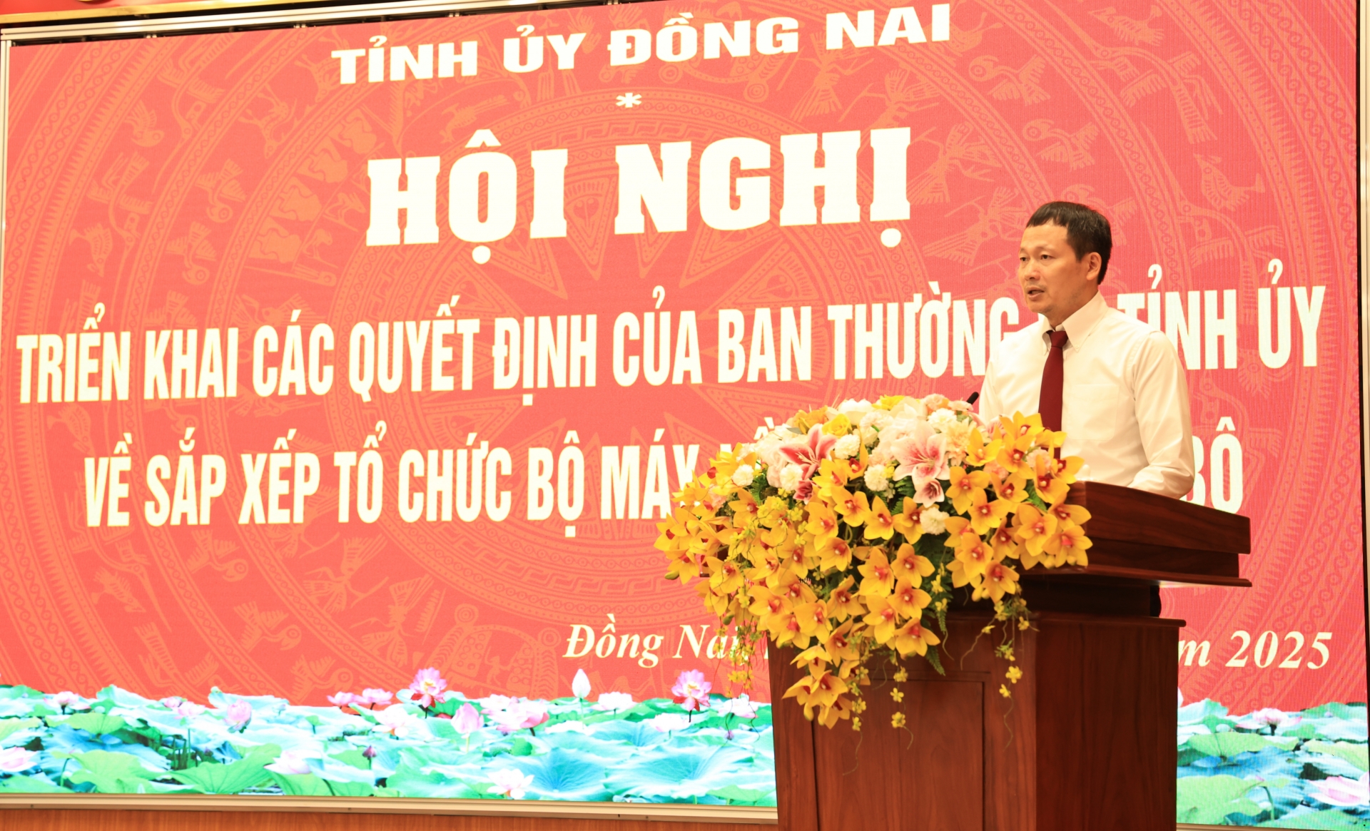 Bí thư Tỉnh ủy phát biểu chỉ đạo tại hội nghị.