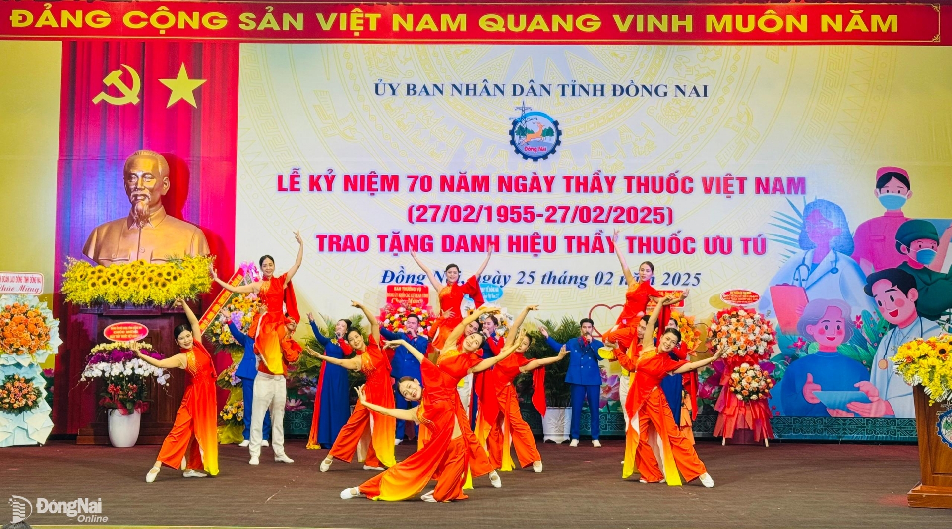 Một tiết mục văn nghệ biểu diễn tại buổi lễ. Ảnh: Hạnh Dung