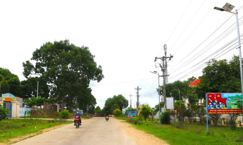 Được quan tâm đầu tư, vùng đồng bào dân tộc xã Sró, huyện Kông Chro ngày càng khởi sắc. Ảnh: Ngọc Minh