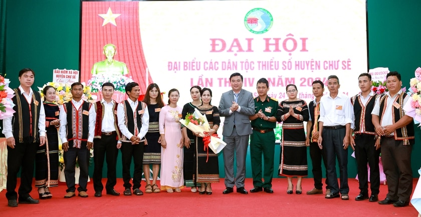 Đại hội đã bầu 14 đại biểu tham dự Đại hội đại biểu các dân tộc thiểu số tỉnh lần thứ IV dự kiến diễn ra trong tháng 10-2024. Ảnh: Đinh Yến