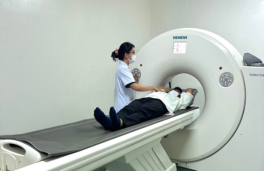 Trung tâm Y tế thị xã An Khê đưa máy chụp CT Scanner 16 đầu dò vào khám-chữa bệnh giúp kịp thời chẩn đoán một số bệnh. Ảnh: N.M