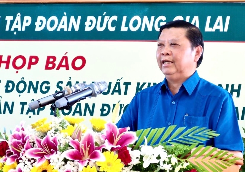 Ông Bùi Pháp-Chủ tịch Hội đồng quản trị Công ty Cổ phần Tập đoàn Đức Long Gia Lai chủ trì họp báo thông tin liên quan đến việc Công ty Cổ phần Lilama 45.3 yêu cầu mở thủ tục phá sản lần 2 đối với doanh nghiệp. Ảnh: Minh Phương