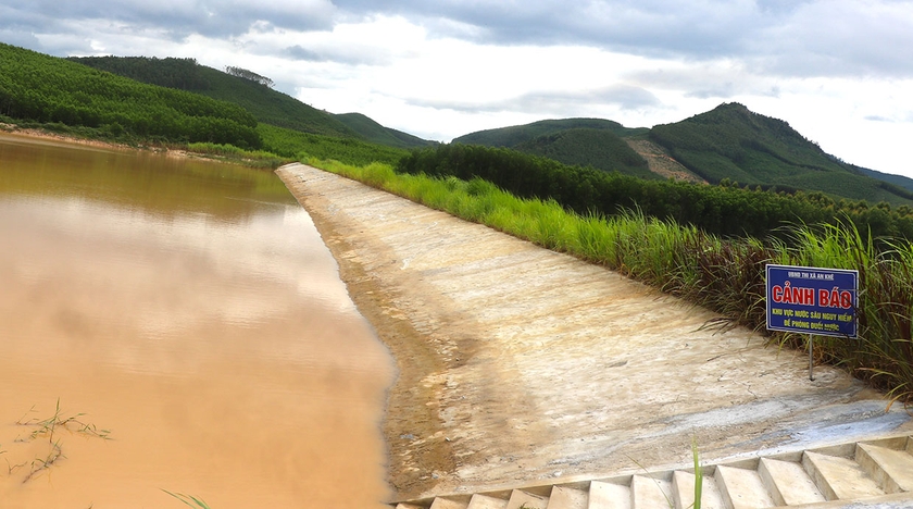 Hồ Bàu Làng (thôn An Điền Bắc, xã Cửu An) đã được thị xã An Khê sửa chữa, nâng cấp, mở rộng mở rộng tăng lượng nước tích trữ phục vụ sản xuất, điều tiết lũ. Ảnh: An Phát