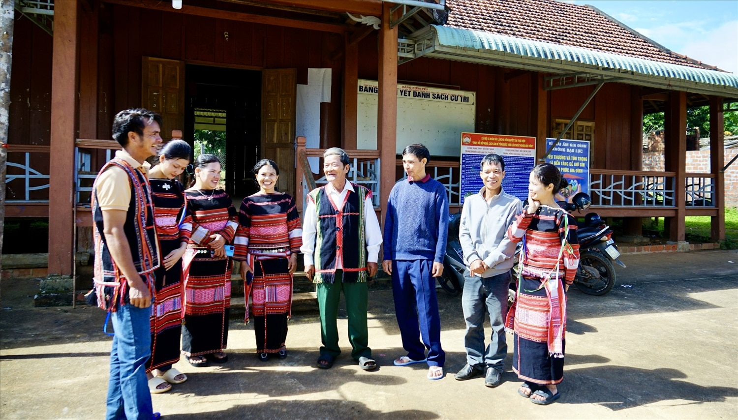 Người có uy tín ở huyện Kbang tích cực cùng cấp ủy, chính quyền địa phương tuyên truyền, vận động Nhân dân đoàn kết, xây dựng thôn làng phát triển