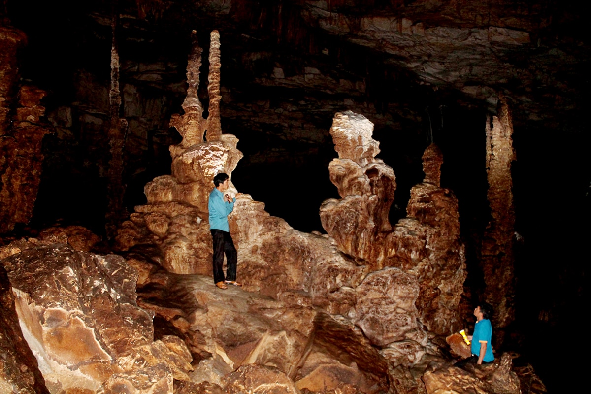 Hệ thống thạch, nhũ đá tại hang Sảng Pả, xã Đường Thượng (Yên Minh).
