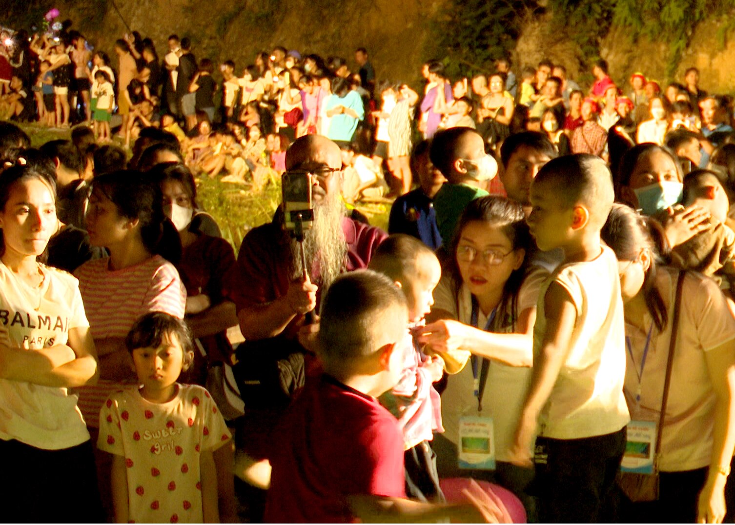 Lễ hội ánh sáng thu hút đông đảo của nhân dân xã Phương Độ, TP Hà Giang và du khách thập phương
 