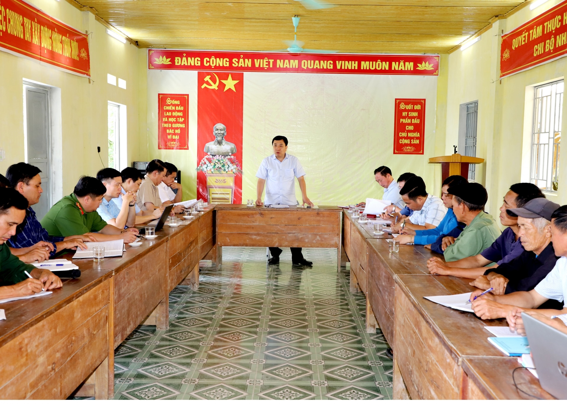 
Toàn cảnh buổi làm việc.