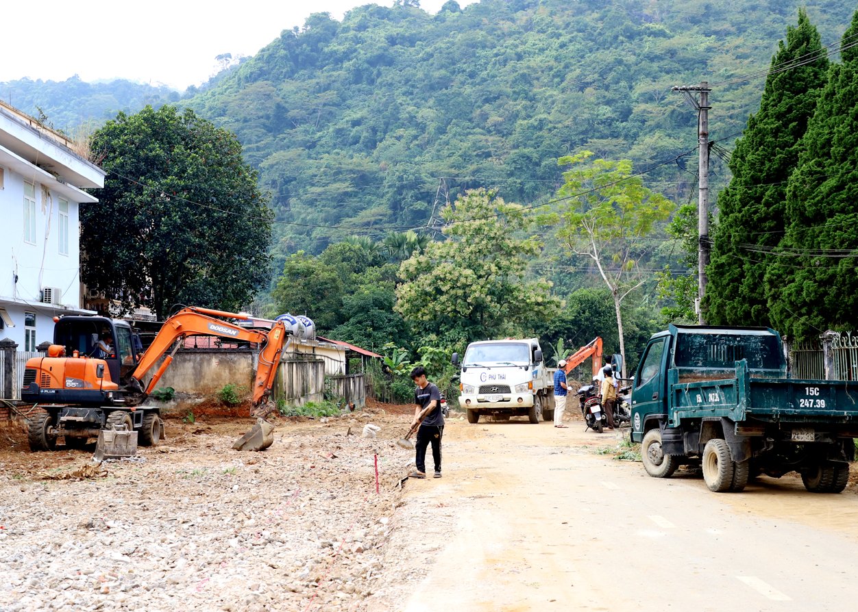 Dự án đường nội thị thị trấn Vị Xuyên được đẩy nhanh tiến độ giải phóng mặt bằng và thực hiện dự án.