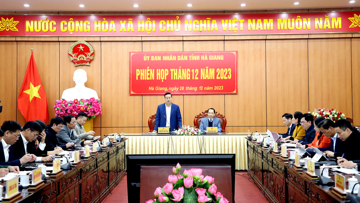 Toàn cảnh phiên họp.