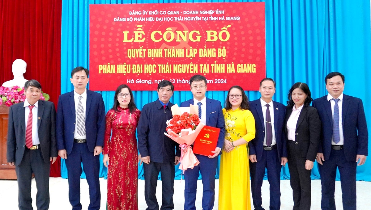 Ban Chấp hành Đảng bộ nhận quyết định thành lập