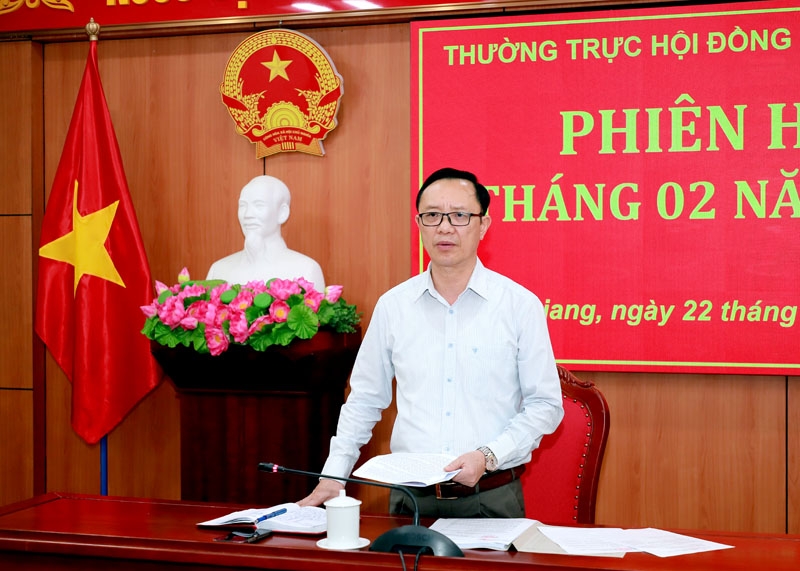 Phó Bí thư Thường trực Tỉnh ủy, Chủ tịch HĐND tỉnh Thào Hồng Sơn kết luận phiên họp.