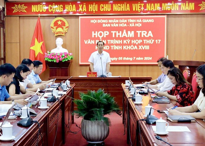 Toàn cảnh phiên họp.