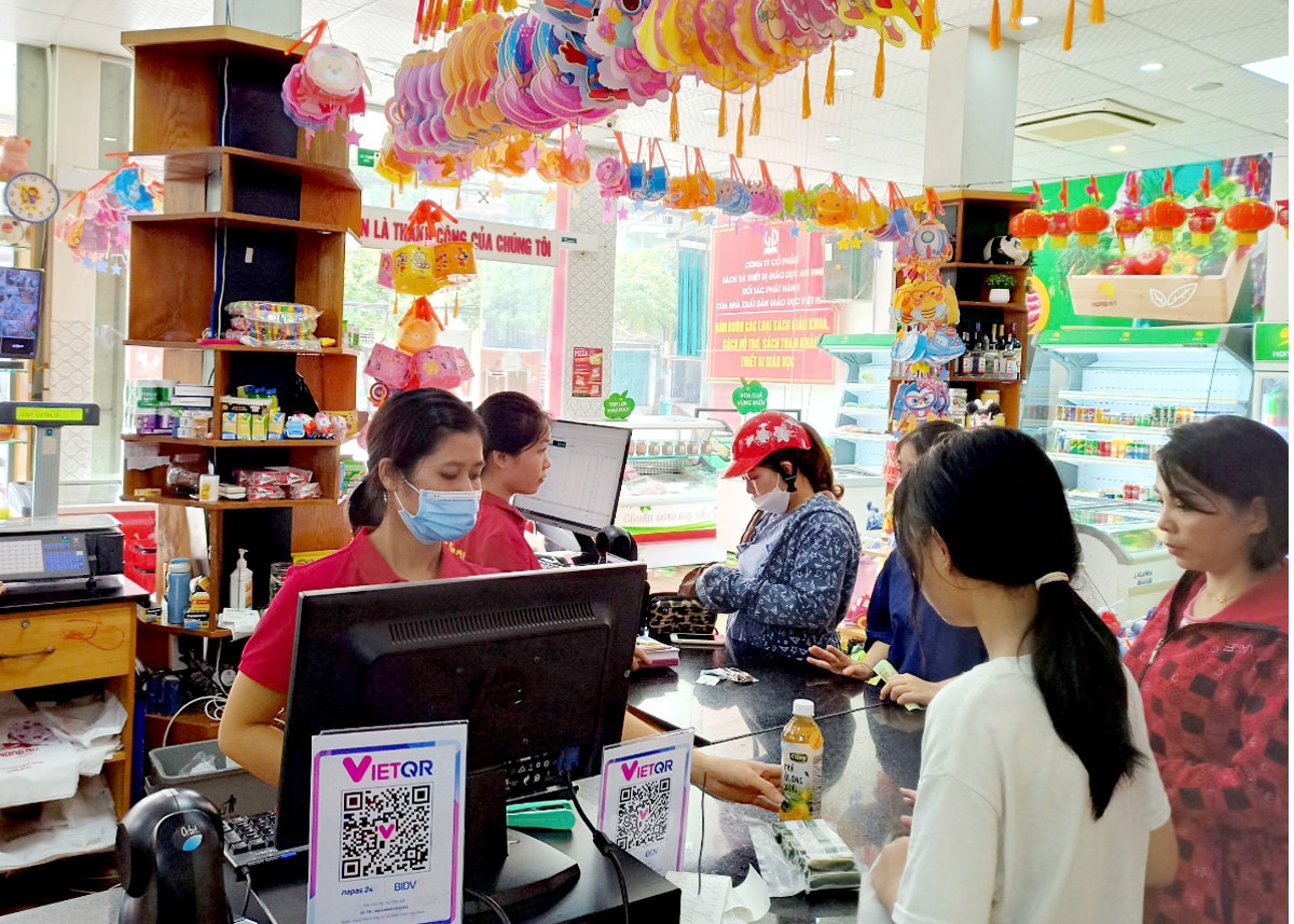 Thu thuế và phí từ bán lẻ hàng hóa và doanh thu dịch vụ tiêu dùng tại thành phố Hà Giang