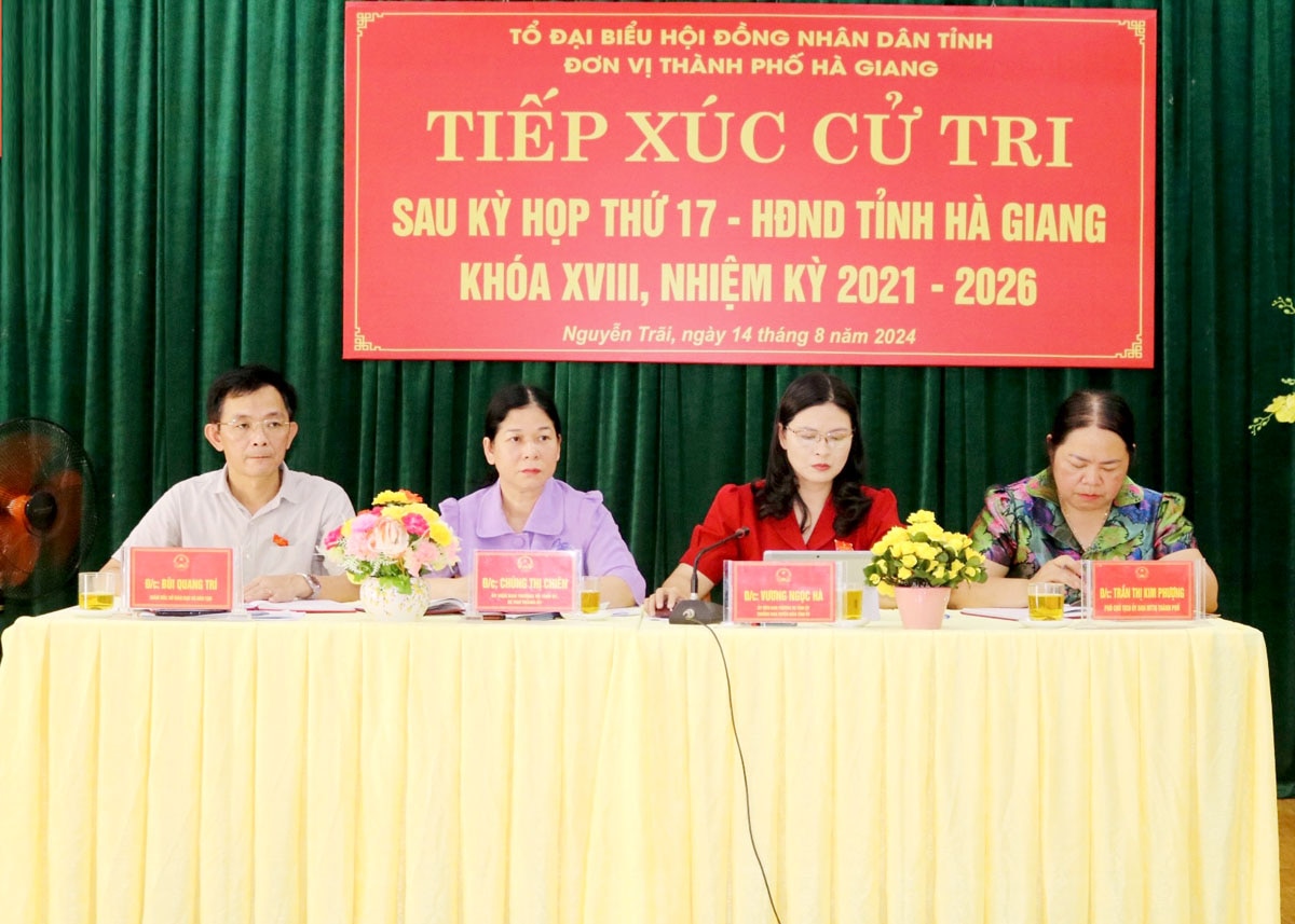 Đoàn đại biểu HĐND tỉnh tiếp xúc cử tri tại thành phố Hà Giang.