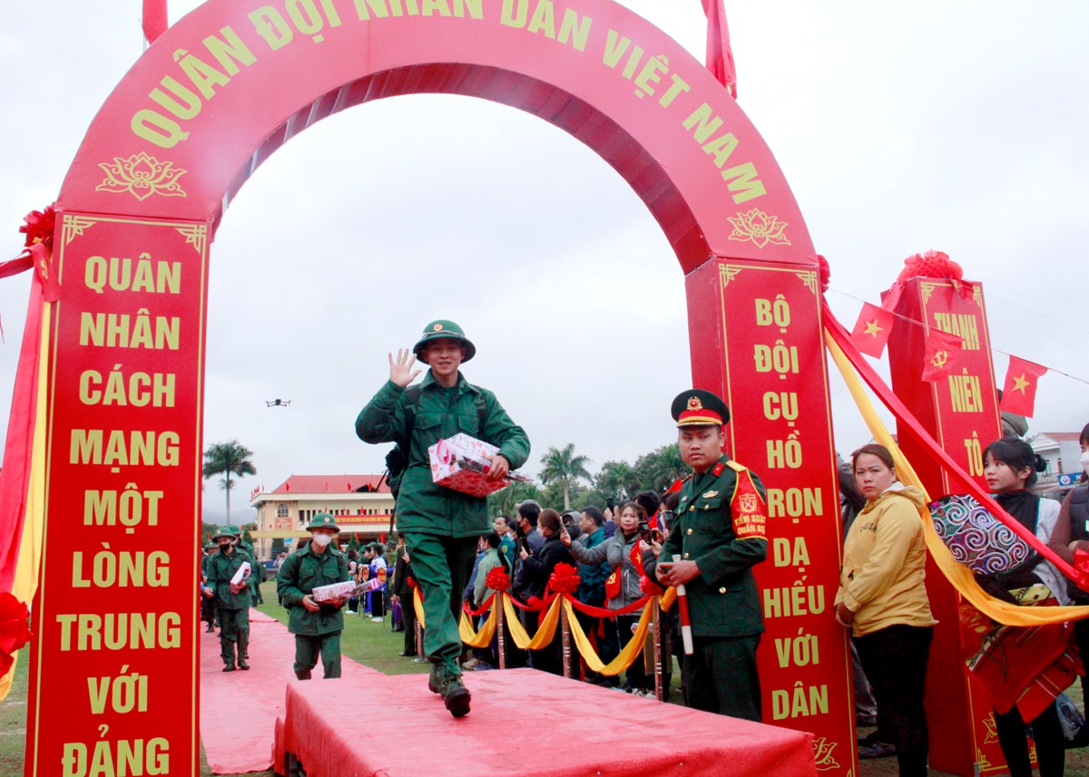 Thanh niên Hà Giang sẵn sàng lên đường làm nhiệm vụ bảo vệ Tổ quốc. Ảnh: Tư Liệu
